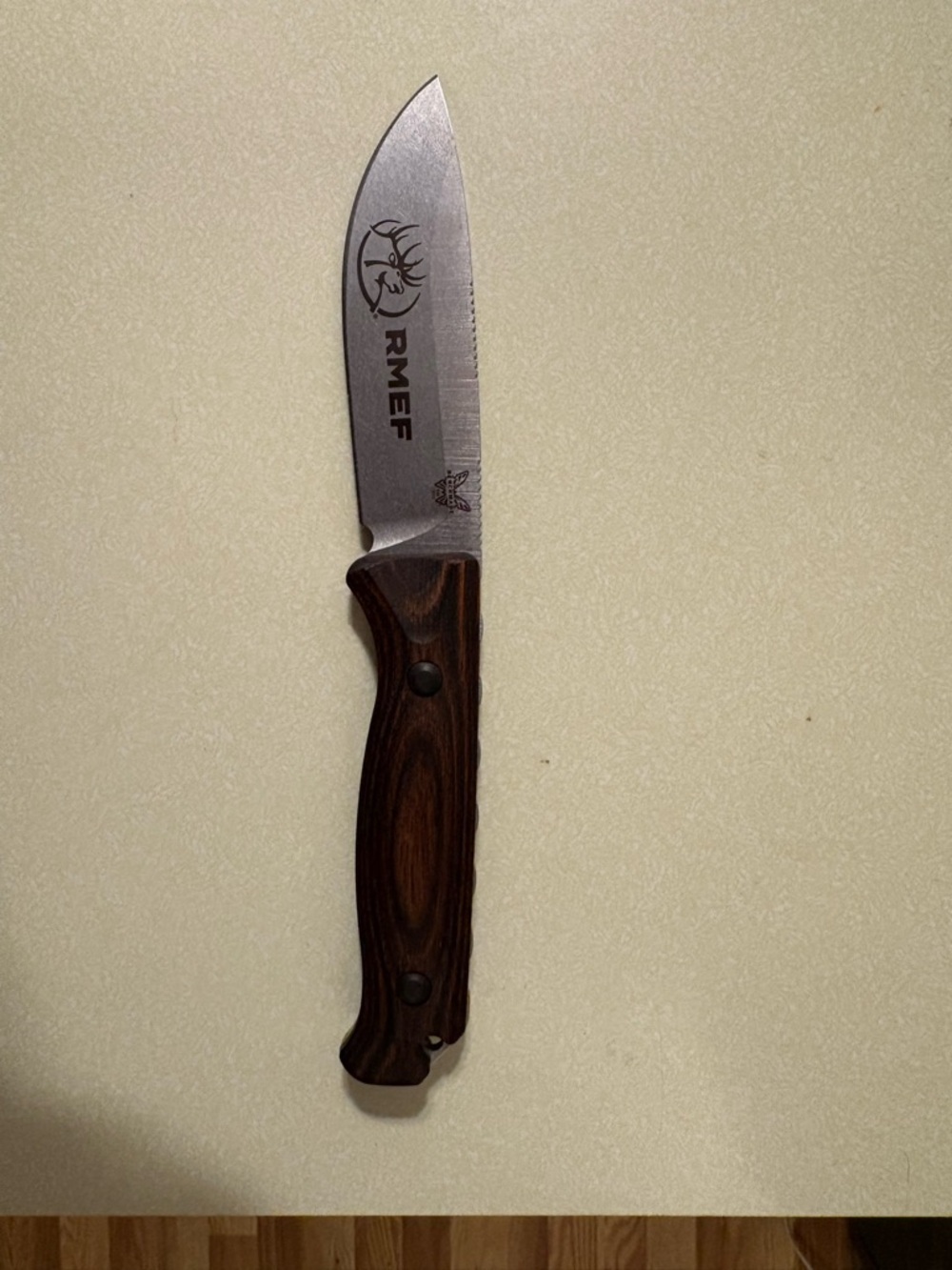 Benchmade Saddle Mountain Skinner Knife - Brown Handle with Silver Blade - Picture 5 of 12